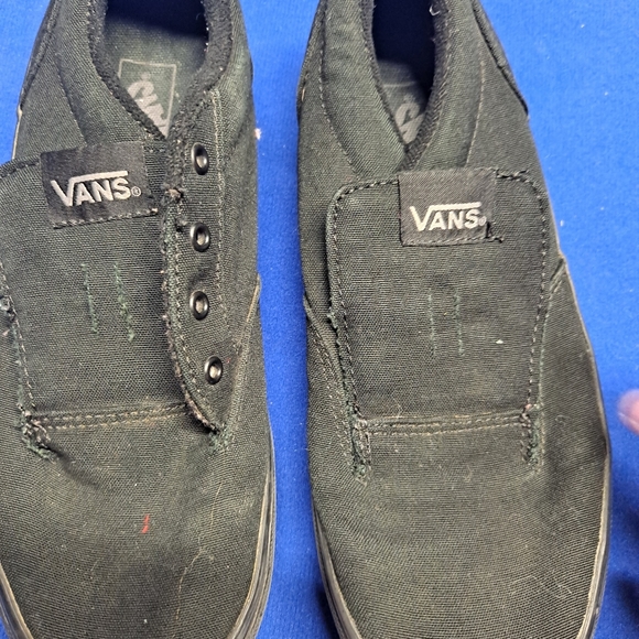 Vans - Picture 2 of 4